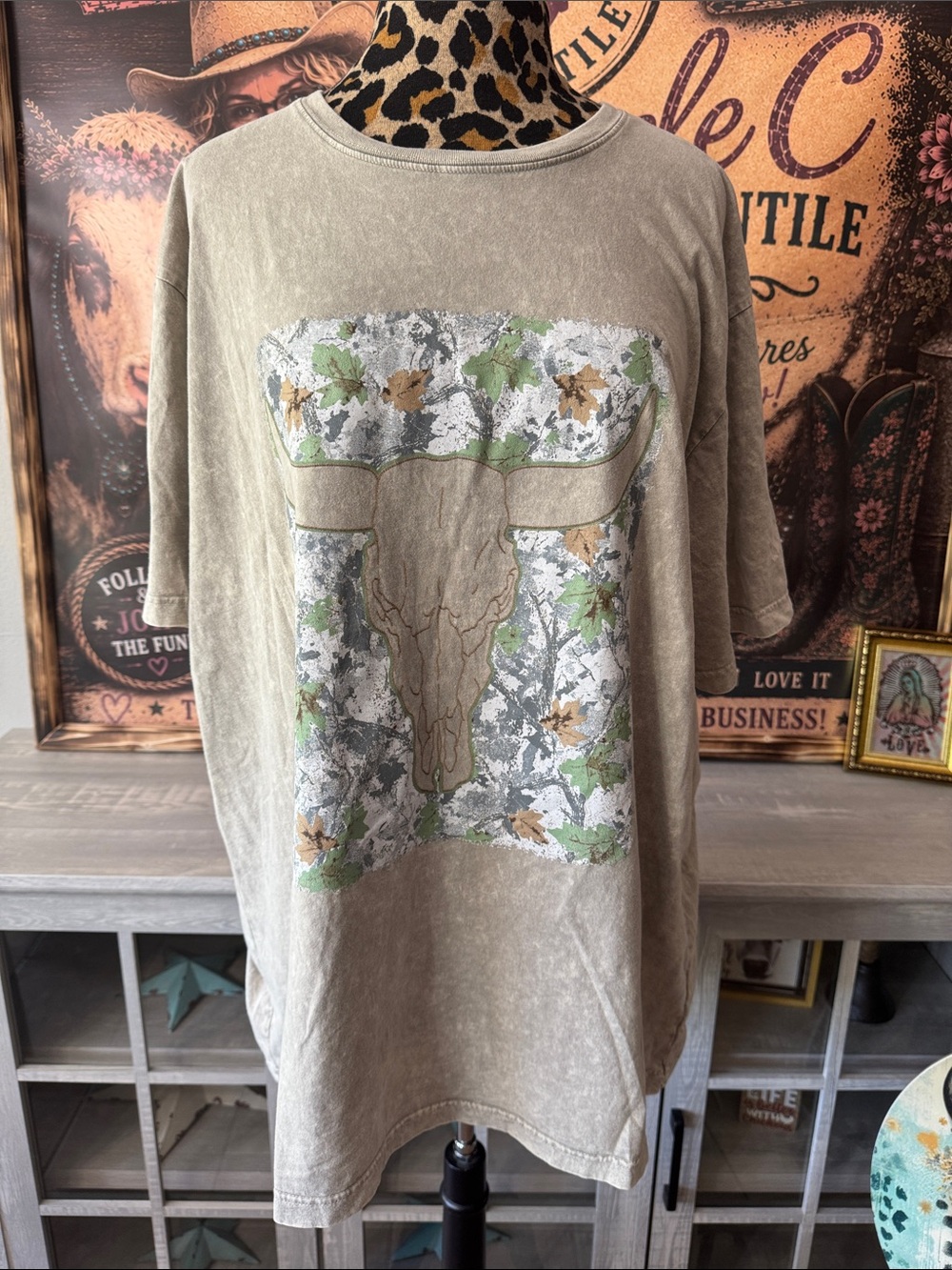 Zutter Western Steer Skull Graphic Tee in Faded Taupe- Size 1XL